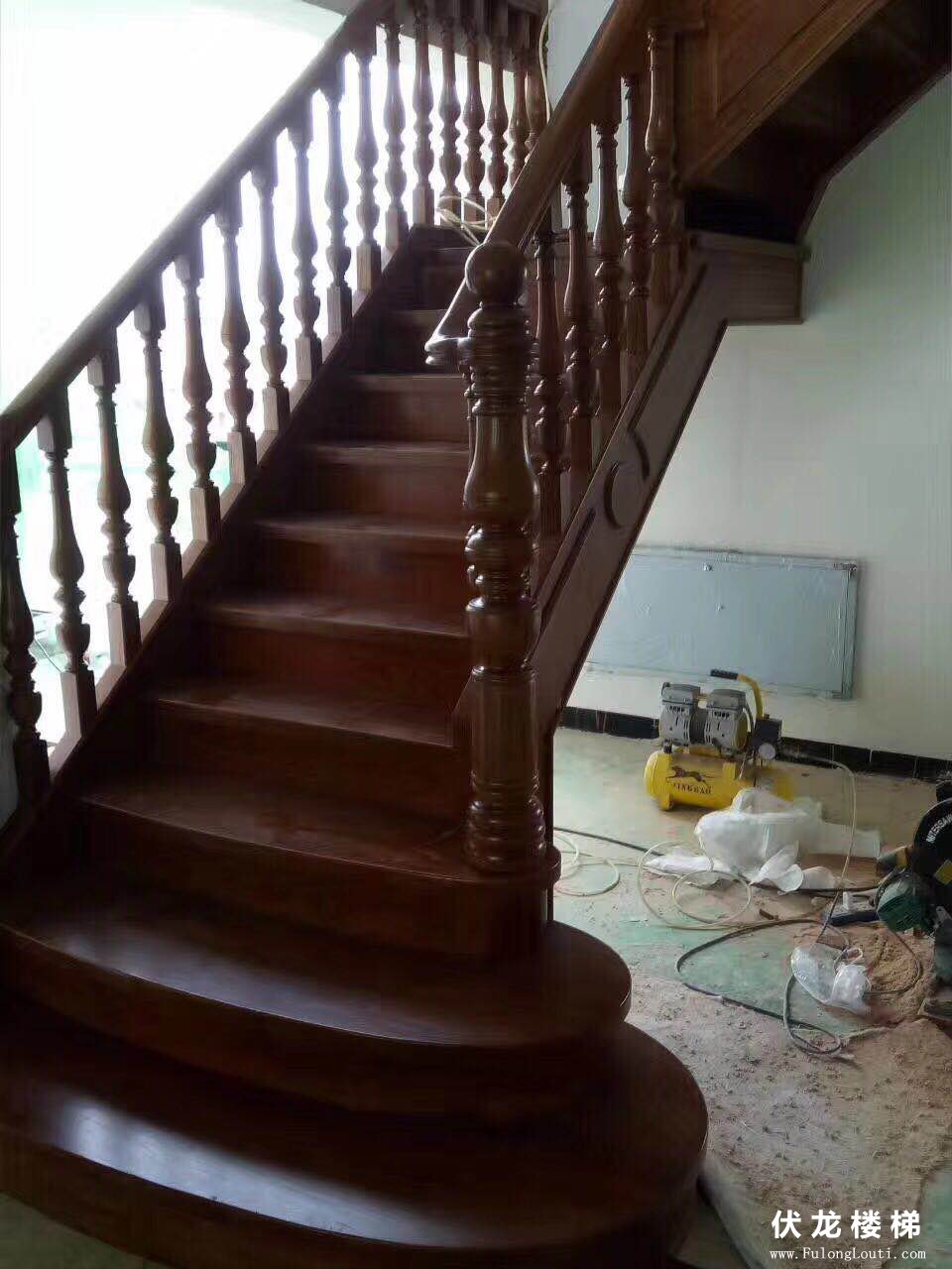 实木楼梯设计