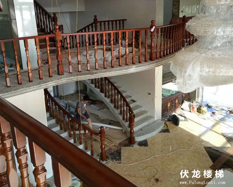 三亚实木楼梯直销