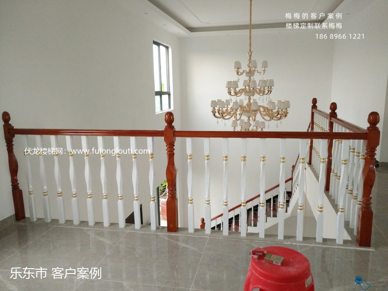 乐东,四角旋转柱,实木扶手,楼梯案例,海南