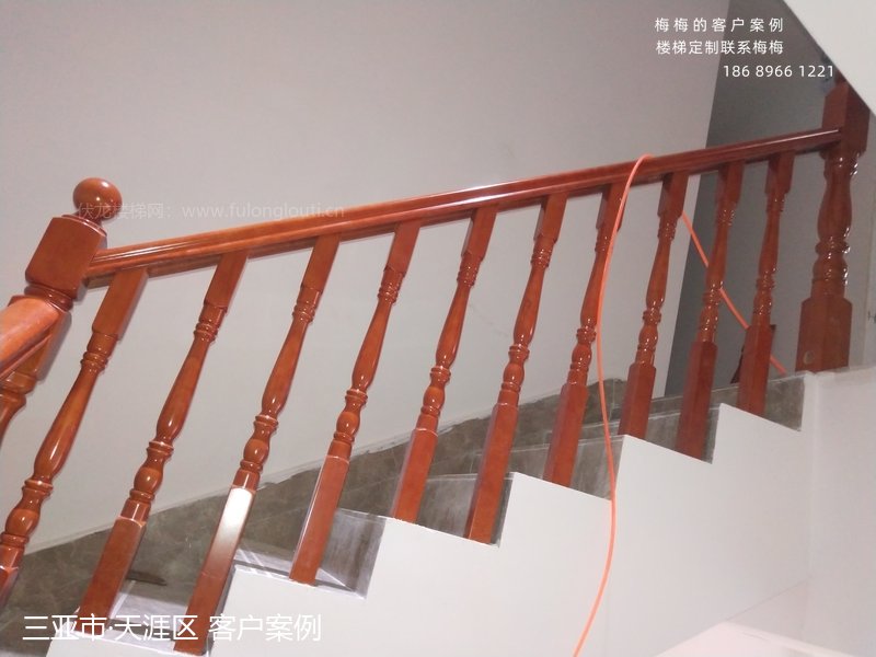 实木扶手,圆小柱,三亚天涯,楼梯扶手,海南楼梯