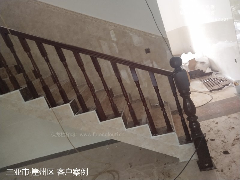 实木扶手,圆小柱,三亚崖州,楼梯扶手,海南楼梯