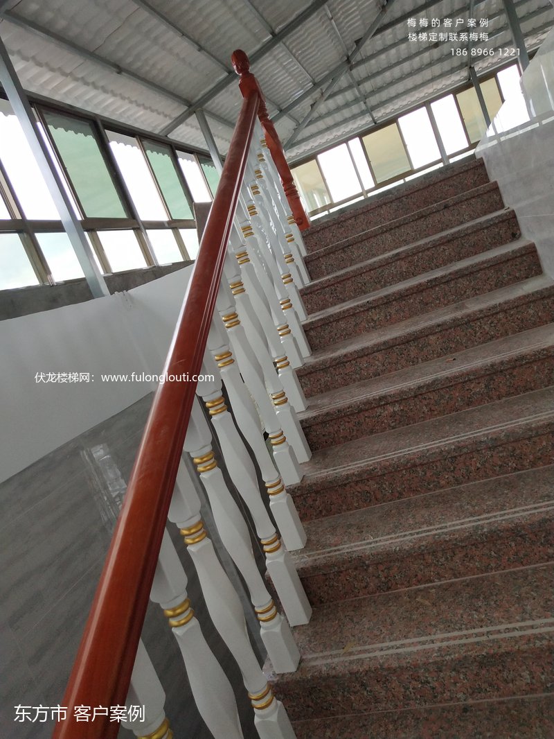 东方,四角旋转柱,实木扶手,楼梯扶手,海南案例