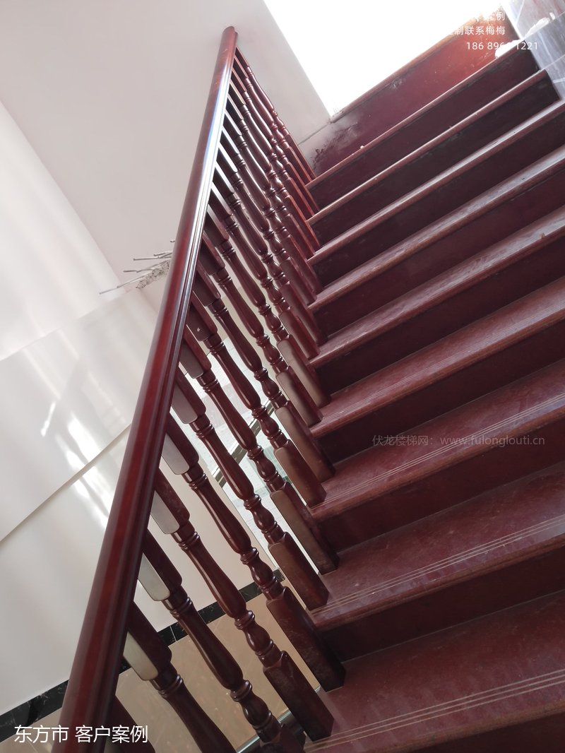 东方实木楼梯扶手完工案例-自建房安装实拍