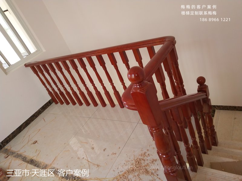 实木扶手,圆小柱,三亚天涯,楼梯扶手,海南楼梯