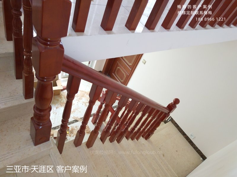 实木扶手,圆小柱,三亚天涯,楼梯扶手,海南楼梯