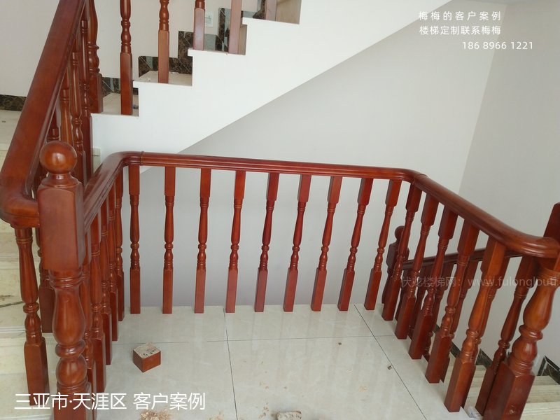 实木扶手,圆小柱,三亚天涯,楼梯扶手,海南楼梯