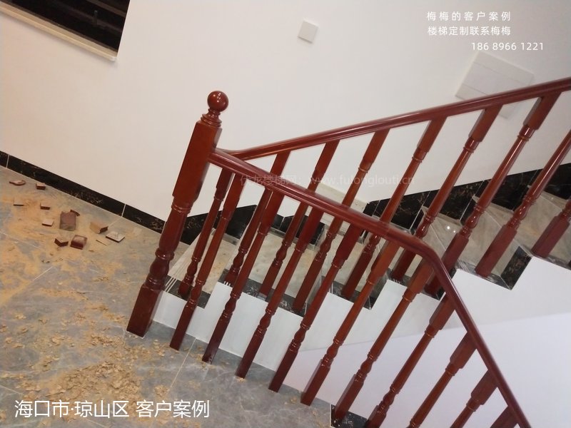 实木扶手,圆小柱,海口琼山,楼梯扶手,海南楼梯