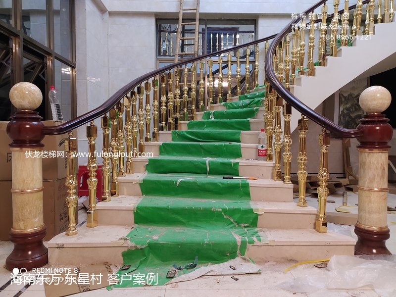 东方,东星村,弧形楼梯,铝镁合金,实木扶手
