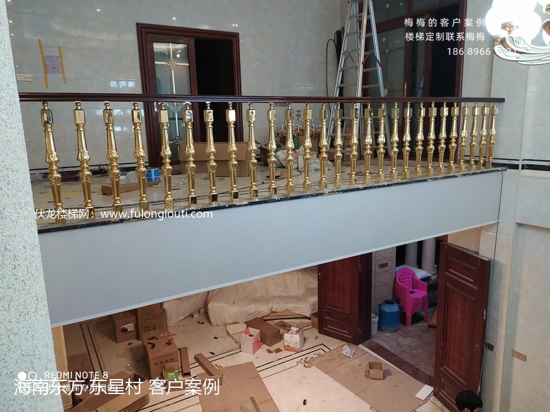 东方,东星村,弧形楼梯,铝镁合金,实木扶手
