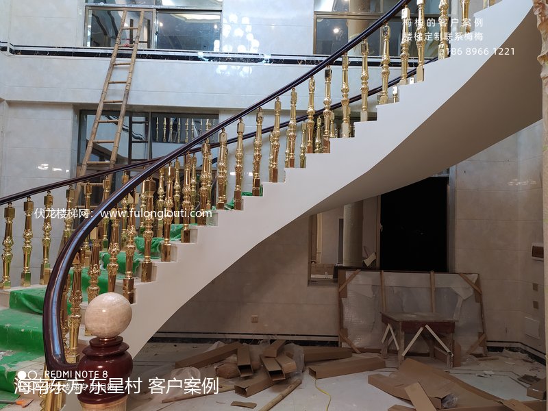 东方,东星村,弧形楼梯,铝镁合金,实木扶手