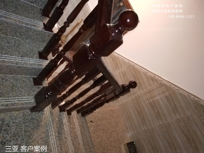 海南三亚菠萝格楼梯扶手实拍-自建房案例