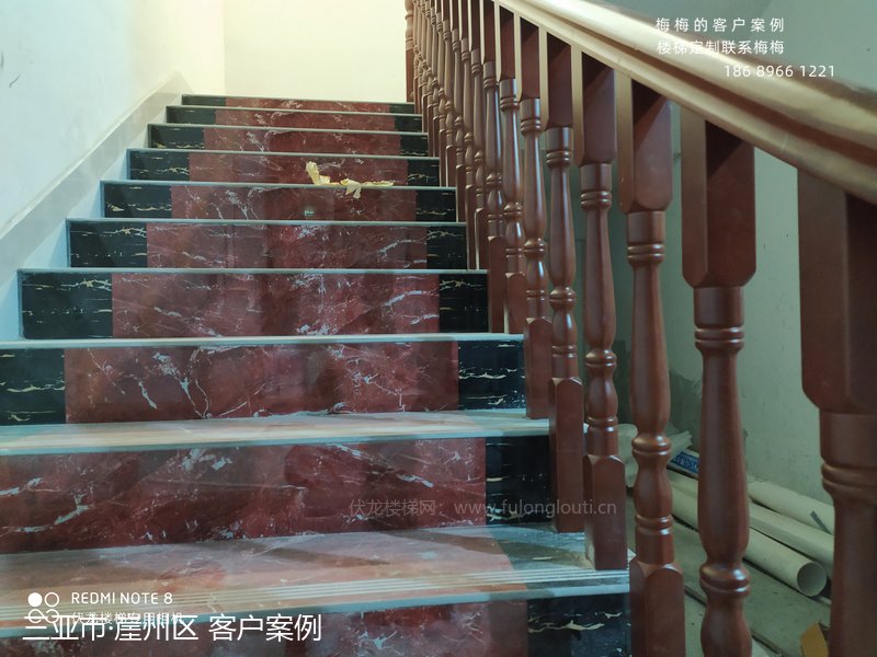 实木扶手,圆小柱,三亚崖州,楼梯扶手,海南楼梯
