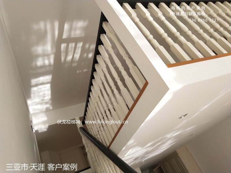原木整梯安装效果-三亚市·天涯客户完工案例