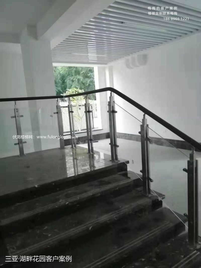 三亚湖畔花园玻璃扶手实景展示
