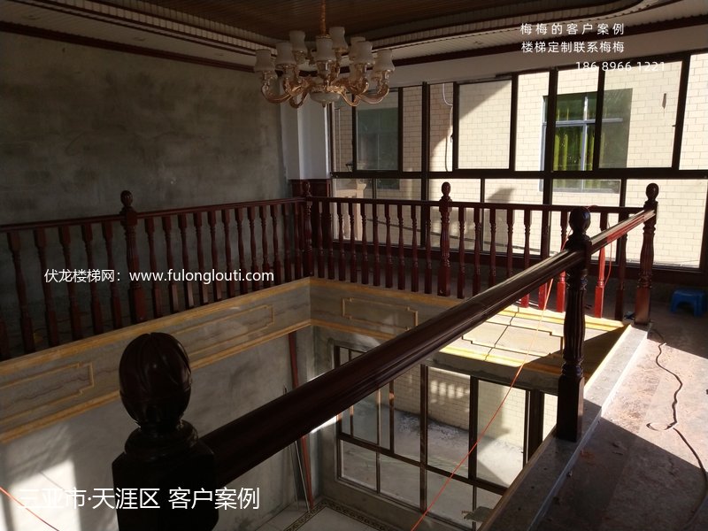 三亚天涯拉丝柱实木楼梯扶手安装完工实拍