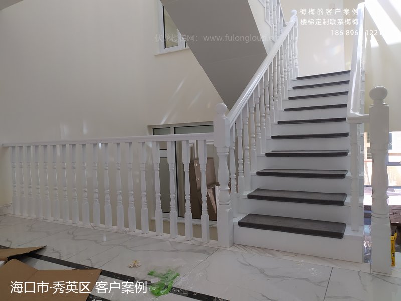 实木扶手,圆小柱,海口秀英,楼梯扶手,海南楼梯