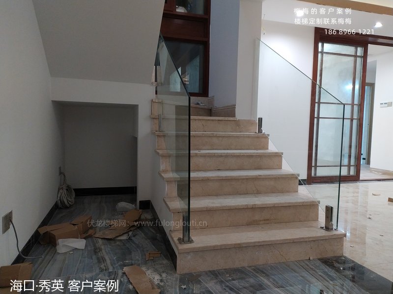 海口玻璃楼梯扶手完工实拍-现代简约风格